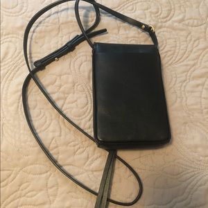 Tory Burch Bags - Tory Burch Miller Phone Crossbody Tory Burch Bags - Tory Burch Miller Phone Crossbody